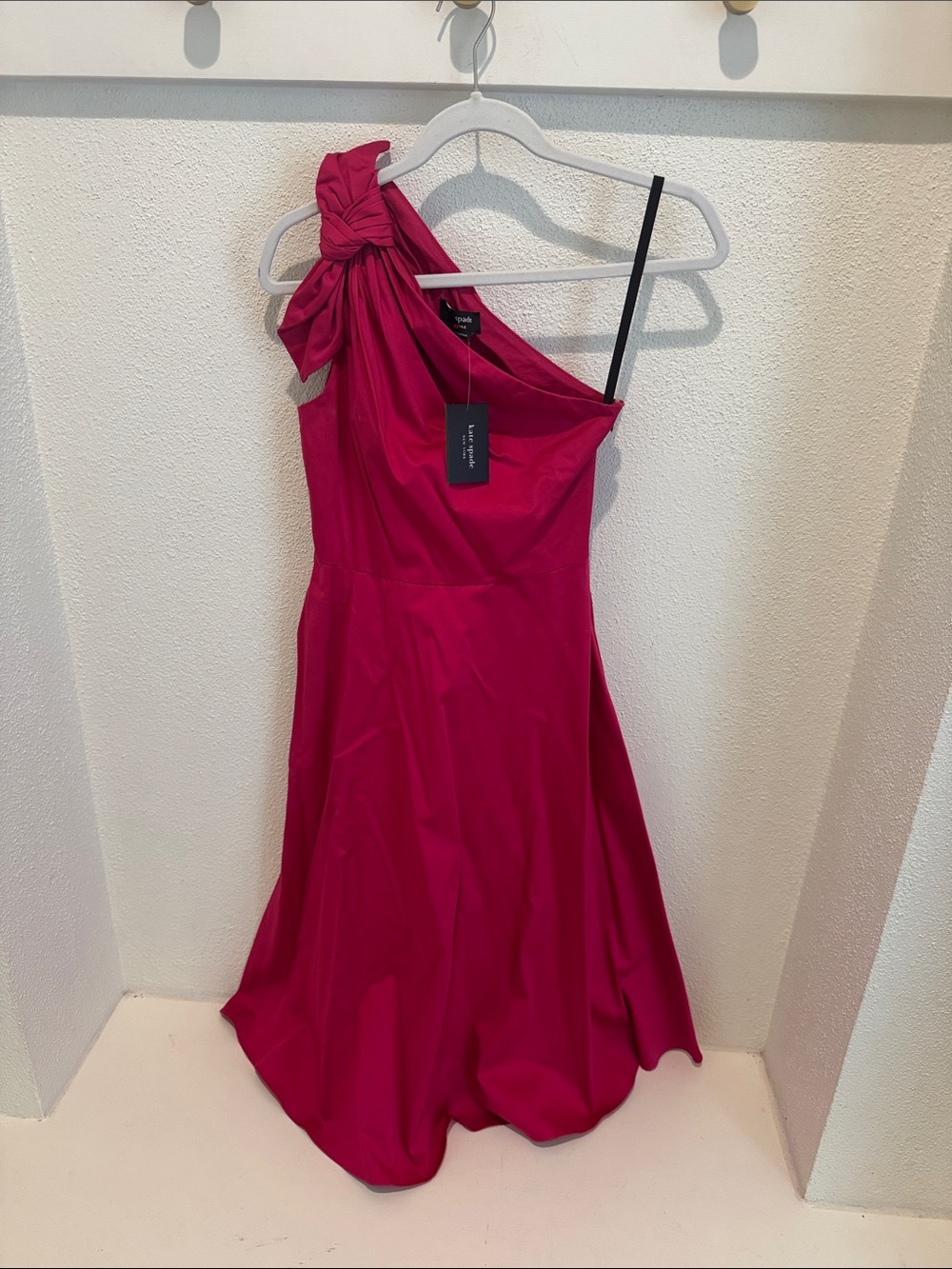 kate spade One-Shoulder Magenta Knot-Shoulder Cocktail Dress